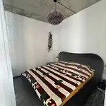 S Terrasoi Klybnui Dom Chelsea *