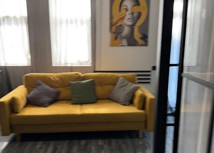 S Terrasoi Klybnui Dom Chelsea Apartman Odessza