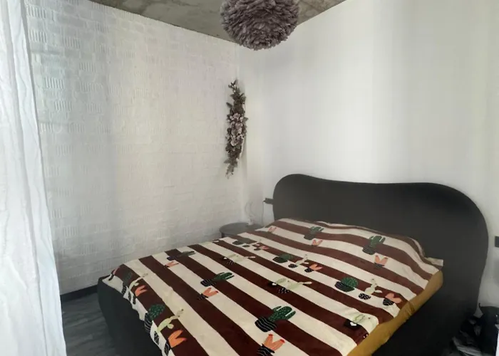 S Terrasoi Klybnui Dom Chelsea *