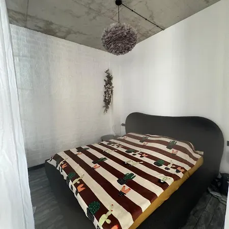 S Terrasoi Klybnui Dom Chelsea *