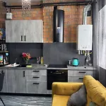 Daire S Terrasoi Klybnui Dom Chelsea Odessa